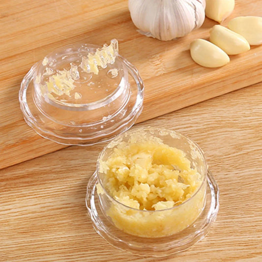 Kitchen Multifunctional Garlic Manual Garlic Press Simple, Convenient and Easy To Carry Manual Garlic Press Roll Crusher Chopper